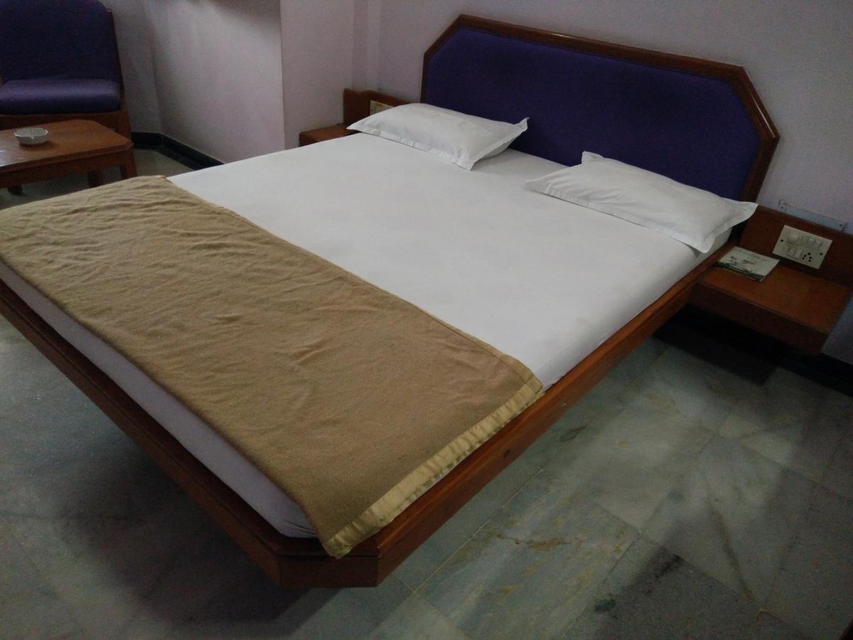 Hotel Grg Vadodara Eksteriør billede