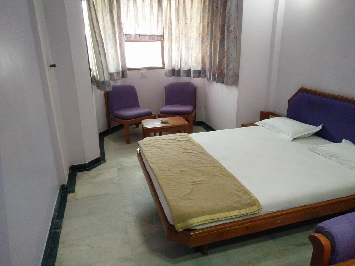 Hotel Grg Vadodara Eksteriør billede
