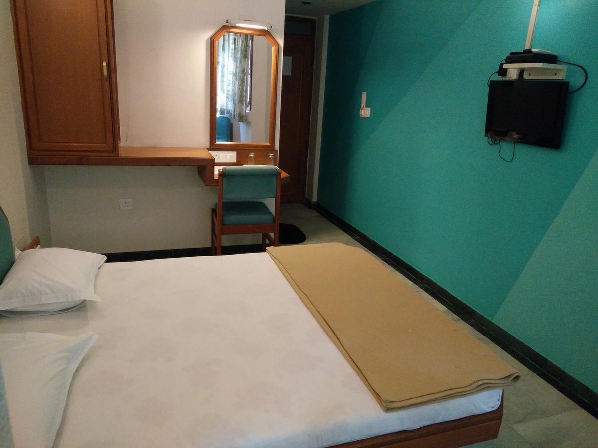 Hotel Grg Vadodara Eksteriør billede