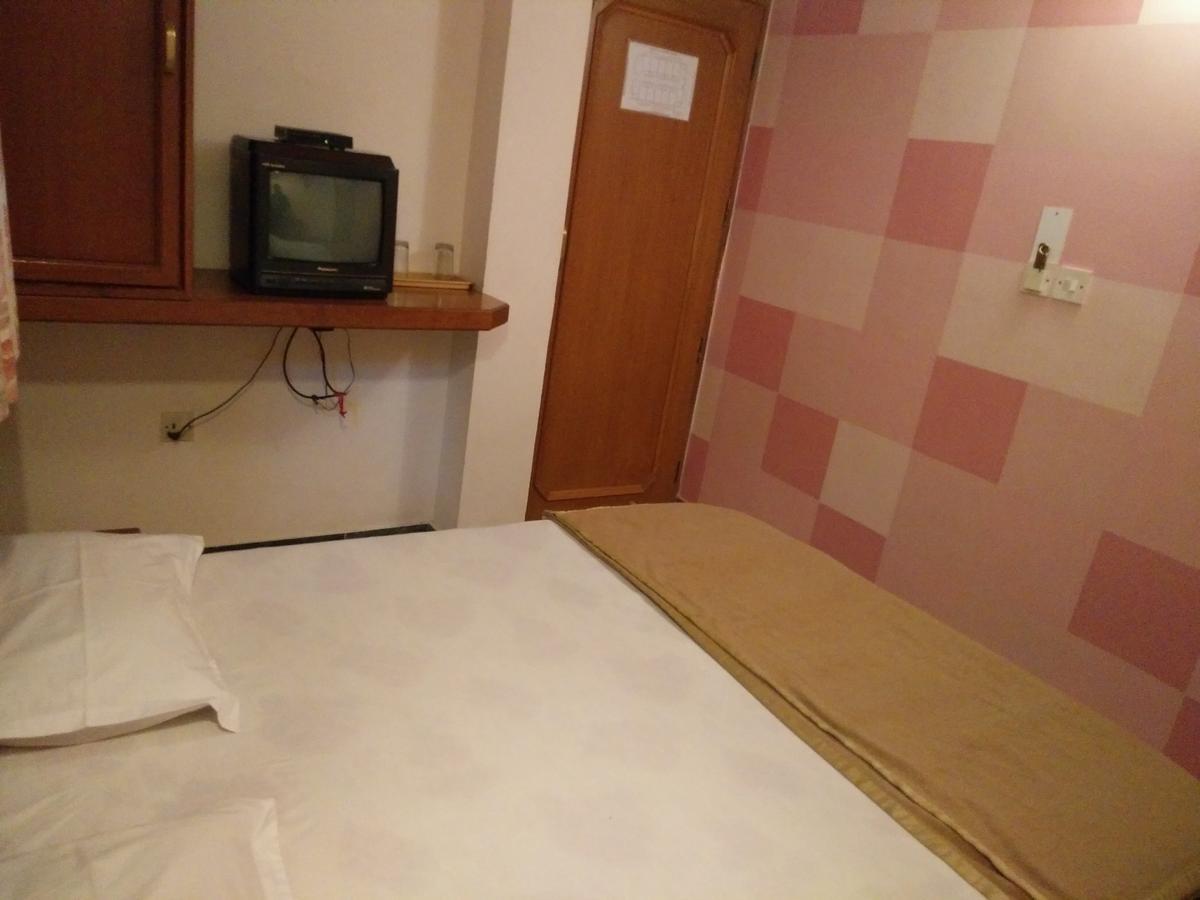 Hotel Grg Vadodara Eksteriør billede