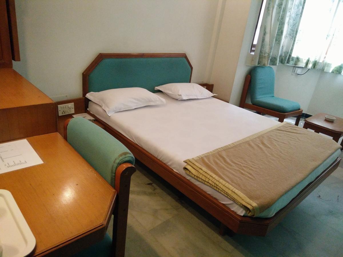 Hotel Grg Vadodara Eksteriør billede
