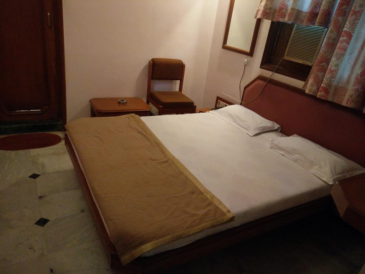 Hotel Grg Vadodara Eksteriør billede
